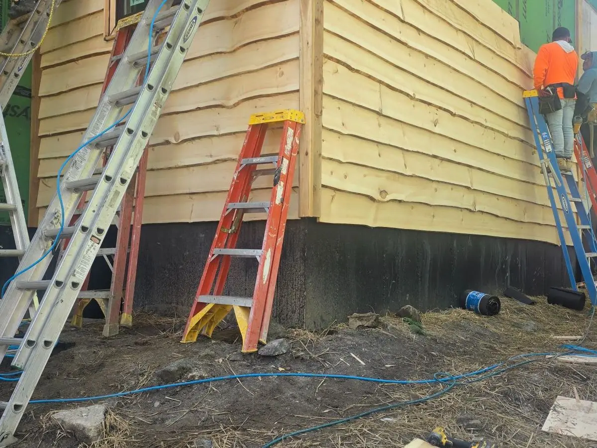Cedar, Fiber Cement, or Vinyl: Choosing Siding for Georgia Humidity